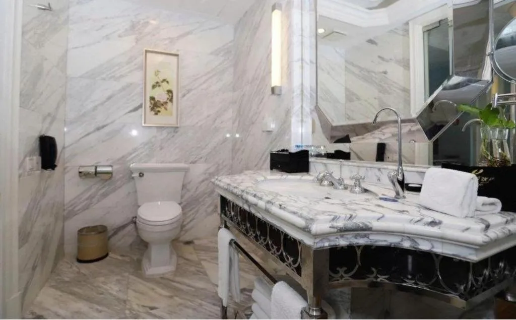 Yuncheng Jianguo Hotel