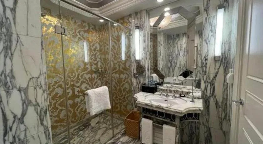 Yuncheng Jianguo Hotel