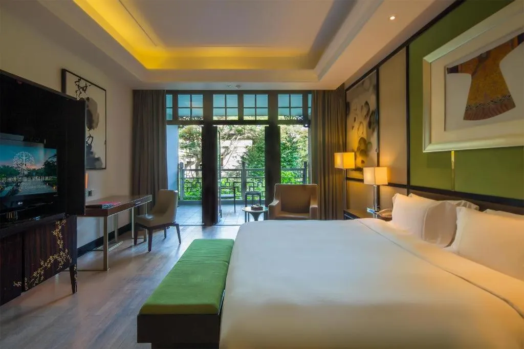 Bed in Eadry Royal Garden Hotel Haikou