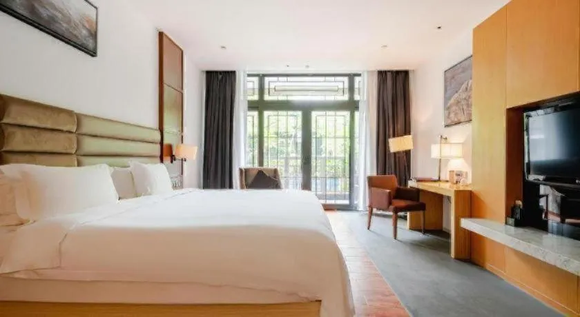 Bed in Eadry Royal Garden Hotel Haikou