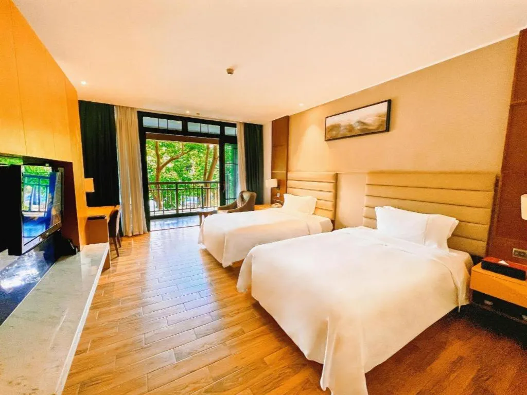 Bed in Eadry Royal Garden Hotel Haikou