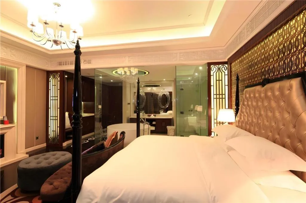 Bed in Eden Club House