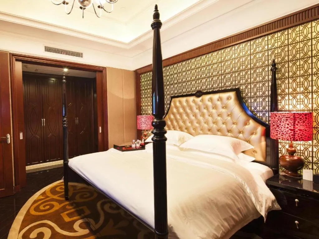 Bed in Eden Club House