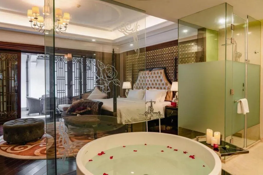 Bed in Eden Club House