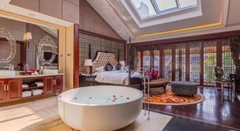 Bed in Eden Club House