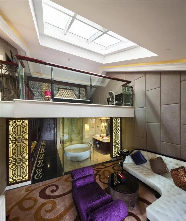 Bed in Eden Club House