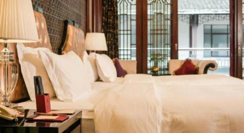 Bed in Eden Club House