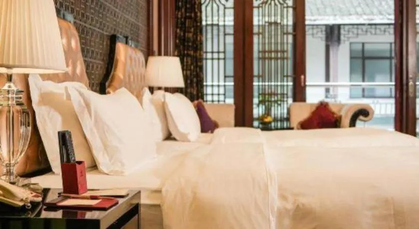 Bed in Eden Club House