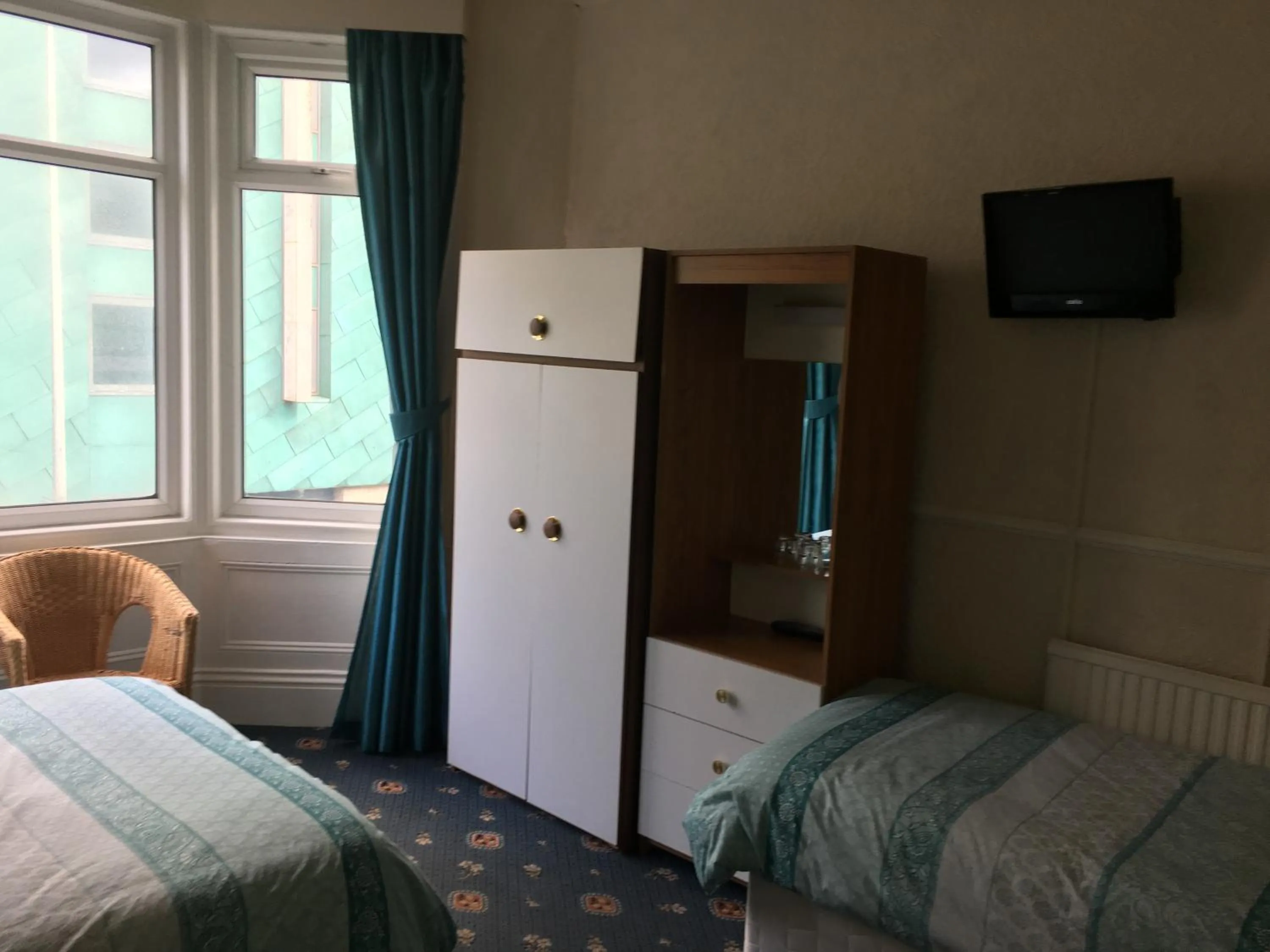 Bed in Walford Hotel