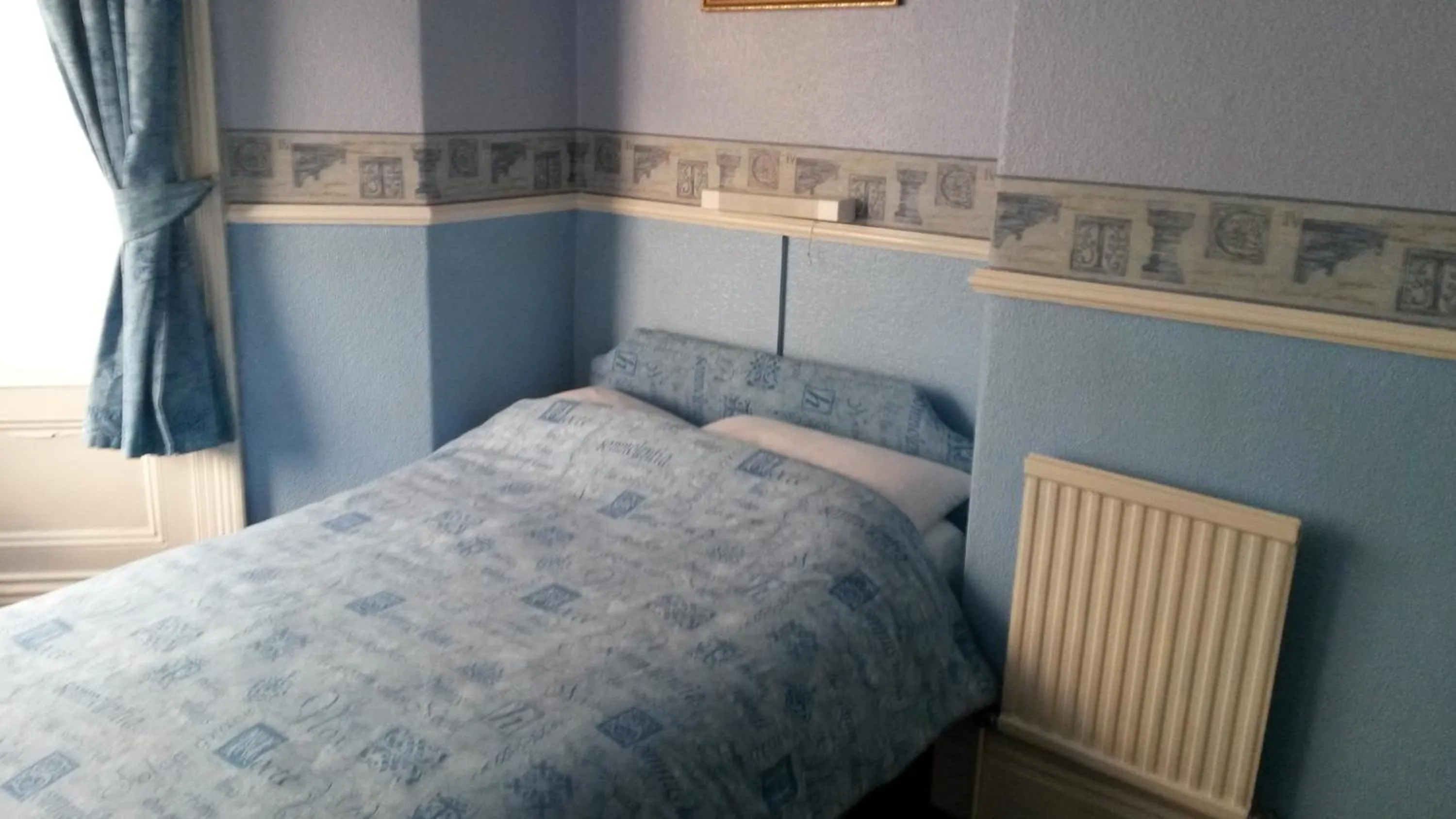 Bed in Walford Hotel