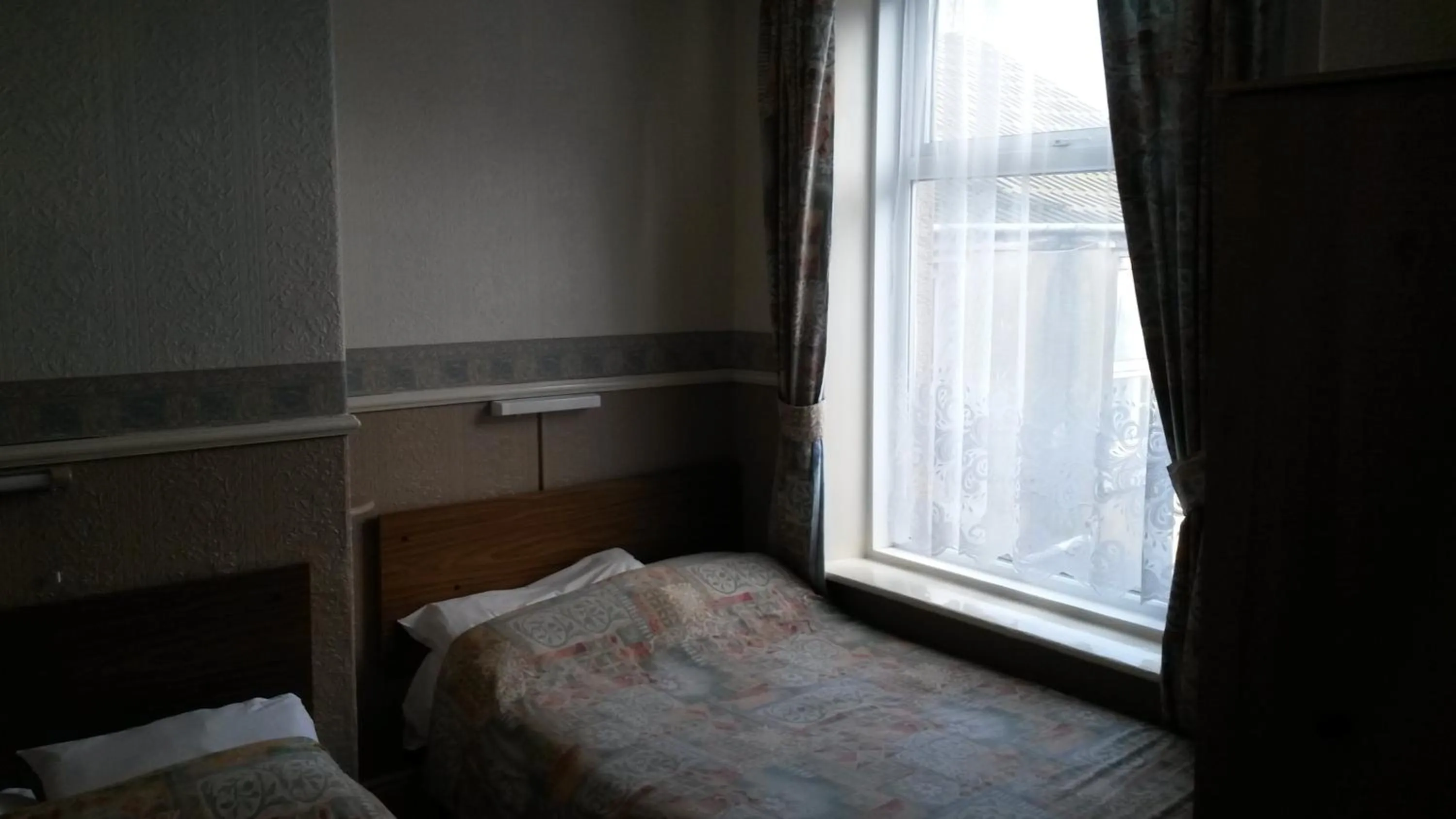 Bed in Walford Hotel