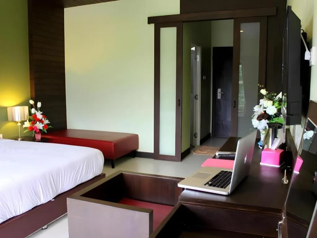 Bed in Villa Thiwa Hotel