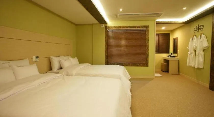 Bed in Hotel W Shinjeju