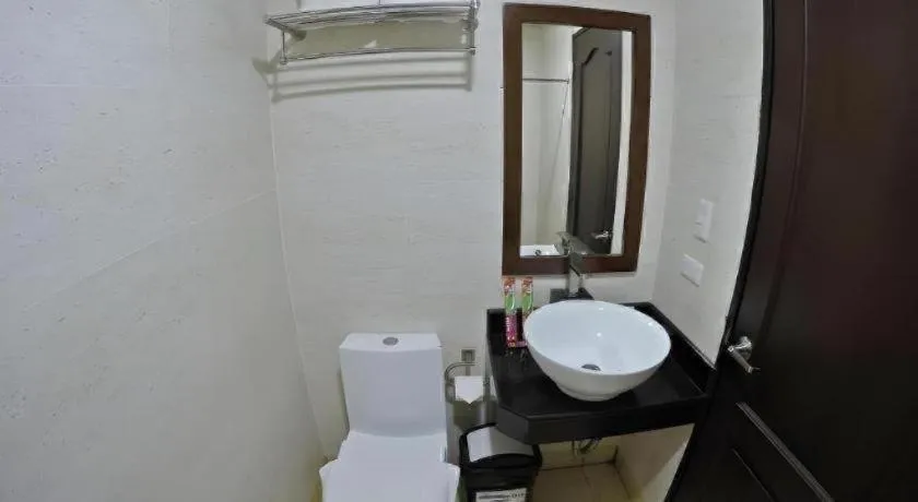 Capitol Central Hotel and Suites