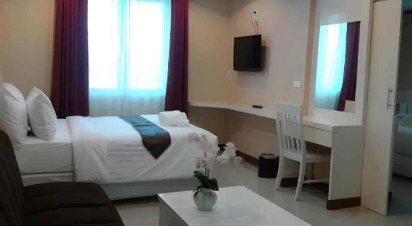 Bed in Thada Chateau Hotel