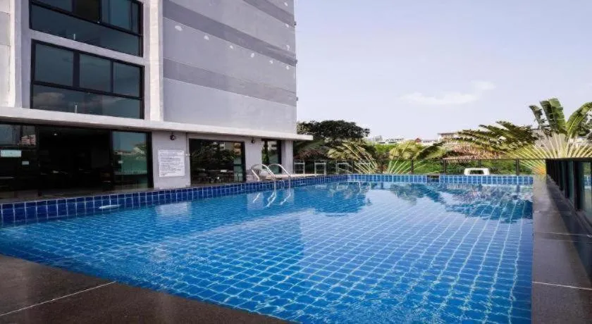 B2 South Pattaya Premier Hotel