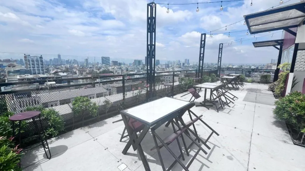 Redstar Hotel Jakarta