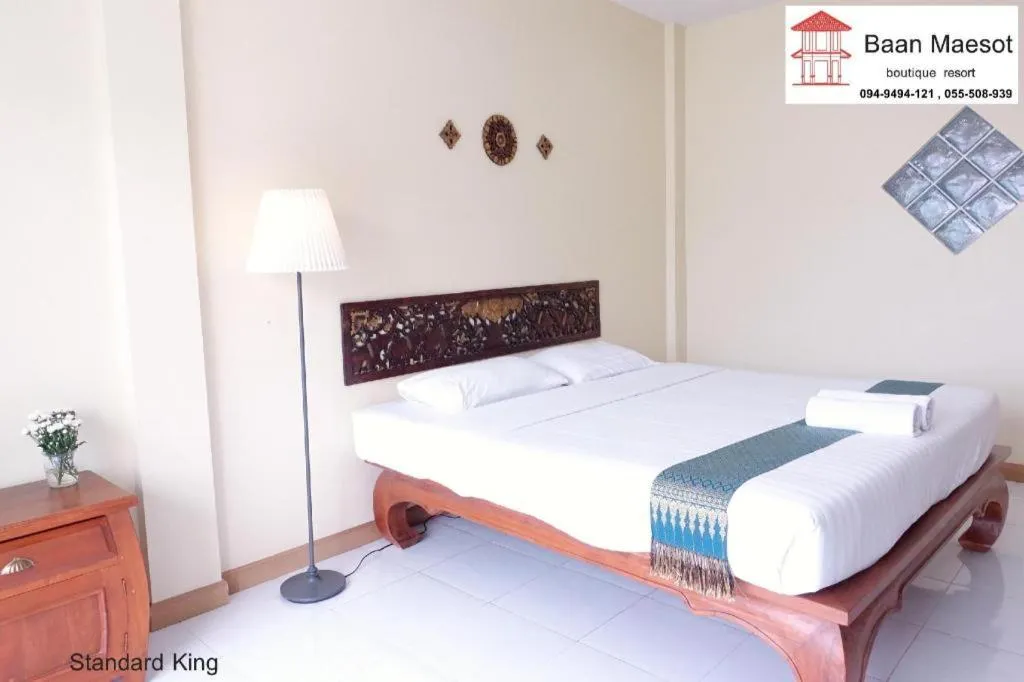 Bed in Baan Maesot Boutique Resort