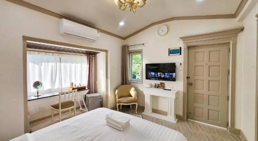 Bed in Villa Tuscany Country Resort