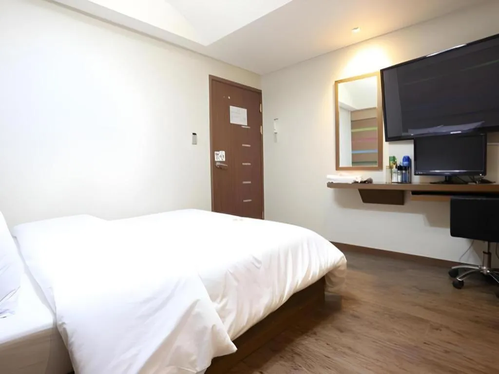 Bed in City Park Hotel