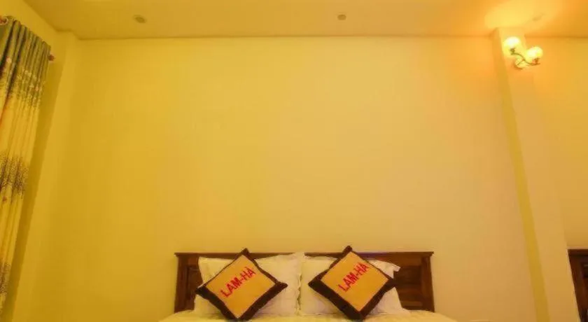 Bed in Lam Ha Resort