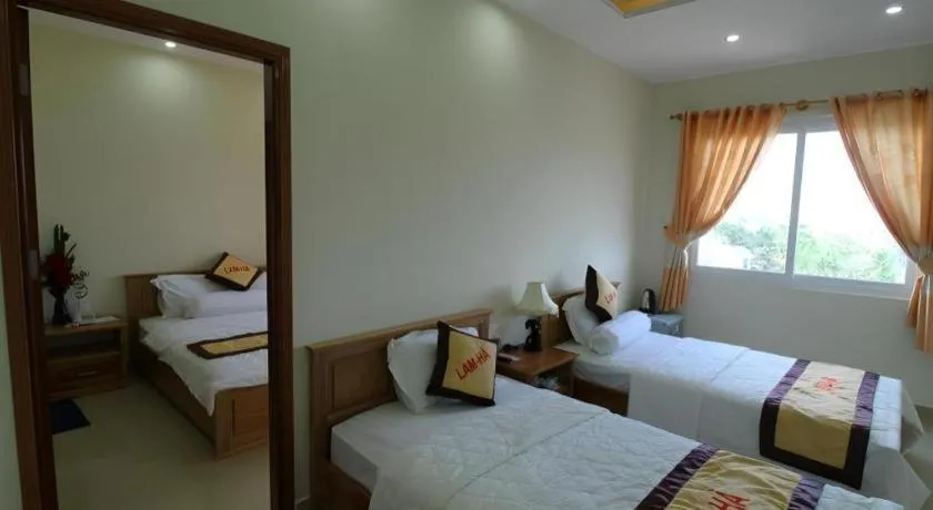 Bed in Lam Ha Resort