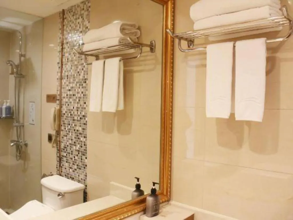 Xian Qujiang Yinzuo Hotel