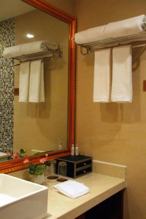 Xian Qujiang Yinzuo Hotel