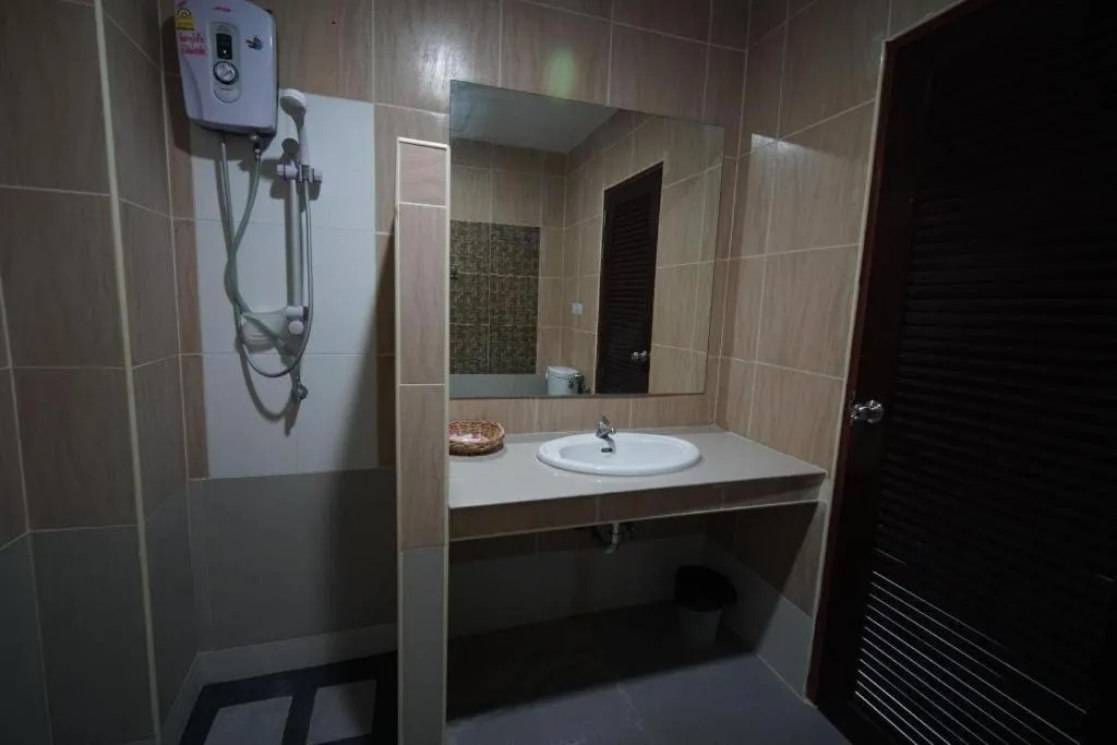 Sea Mountain Khanom Hotel