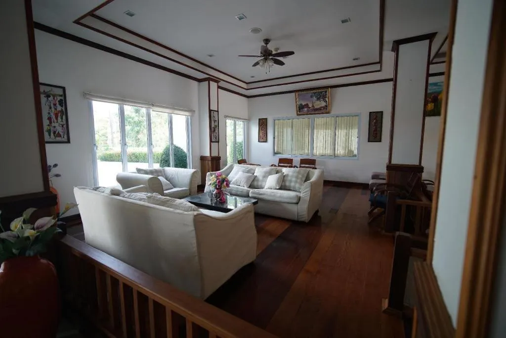 Sea Mountain Khanom Hotel