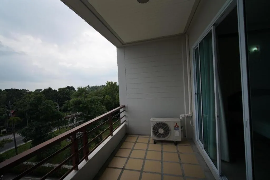 Sea Mountain Khanom Hotel