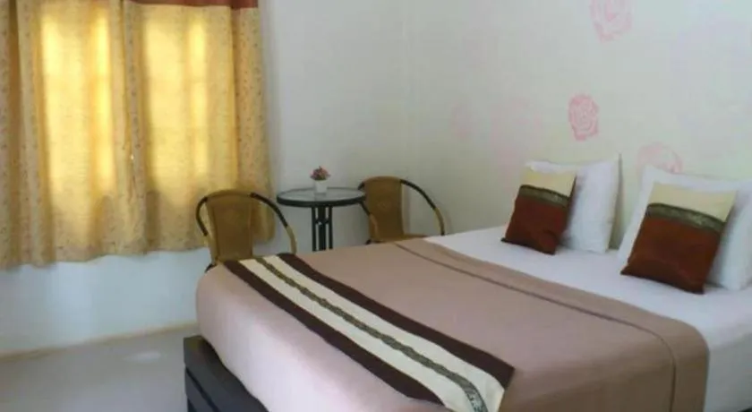 Bed in Suanlamyai Resort