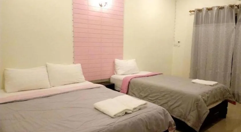 Bed in Suanlamyai Resort