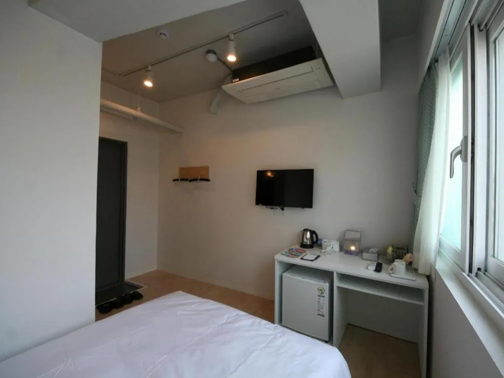 Bed in Wons Ville Myeongdong Hotel