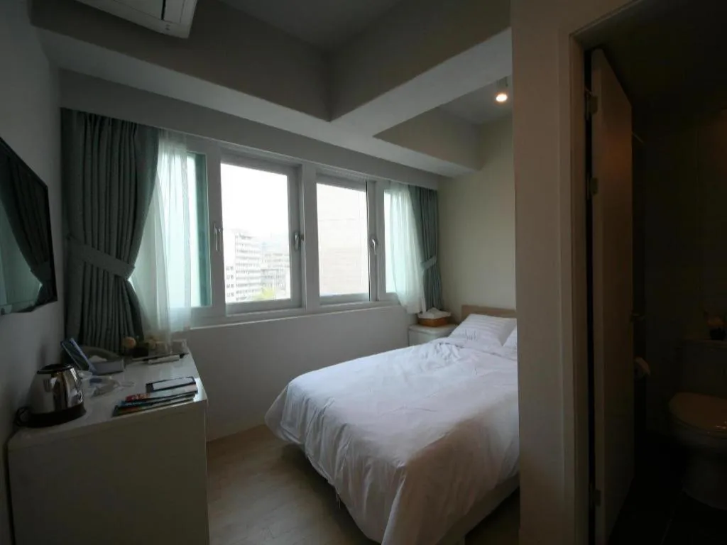 Bed in Wons Ville Myeongdong Hotel