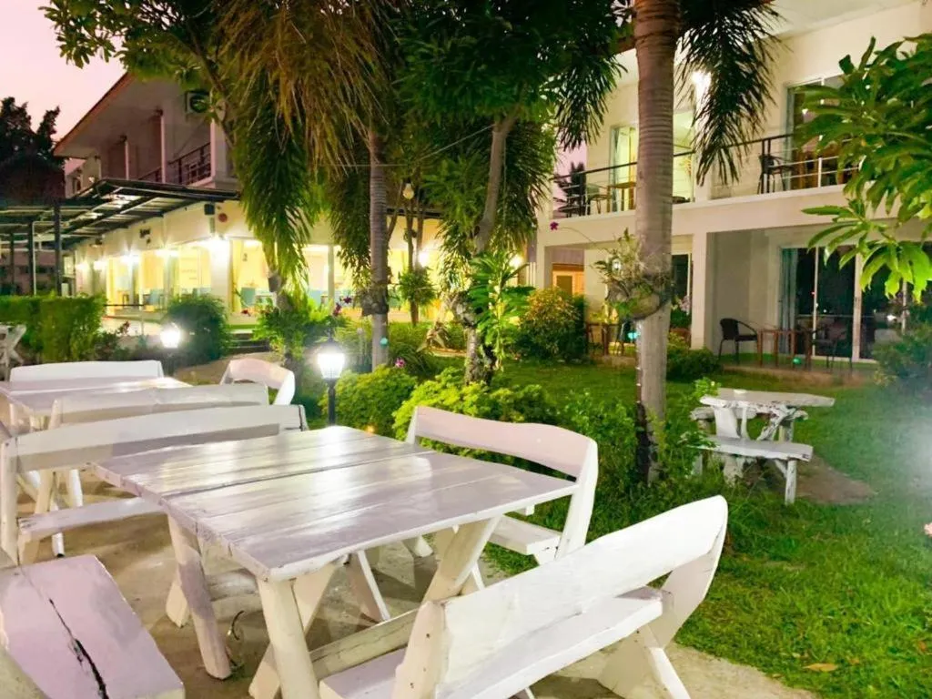 Nopparat Garden Hotel