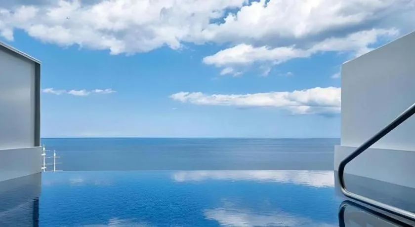 Sun Cruise Resort and Yacht