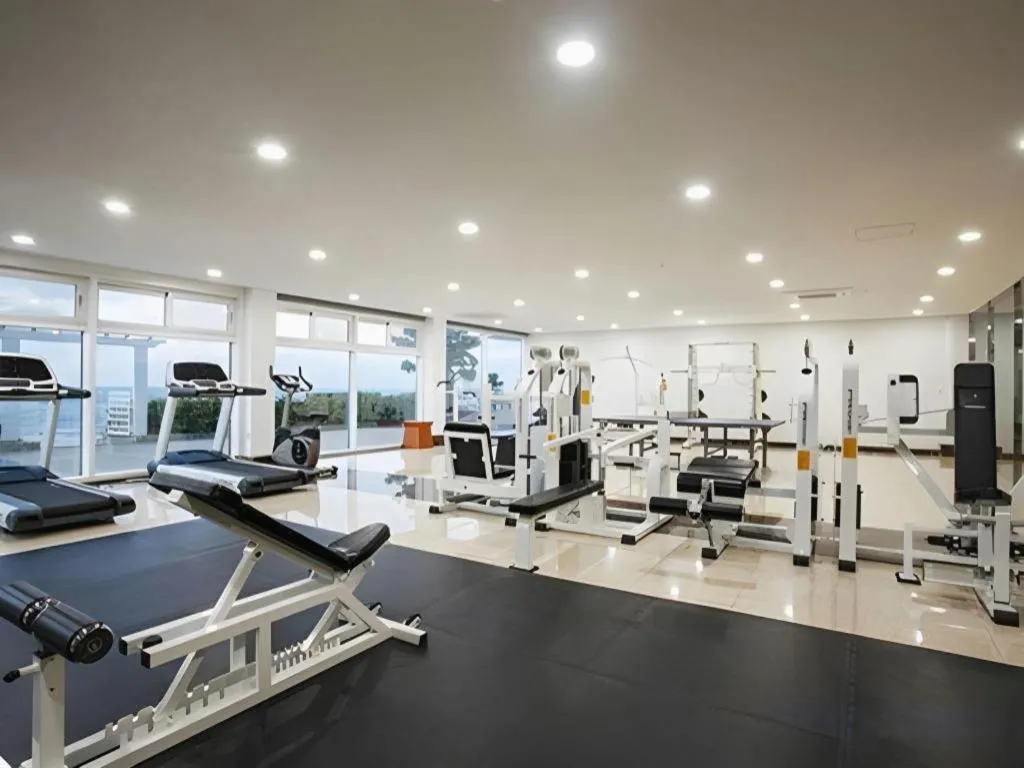 Sun Cruise Resort and Yacht