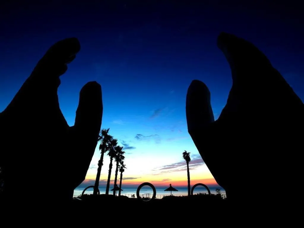 Sun Cruise Resort and Yacht