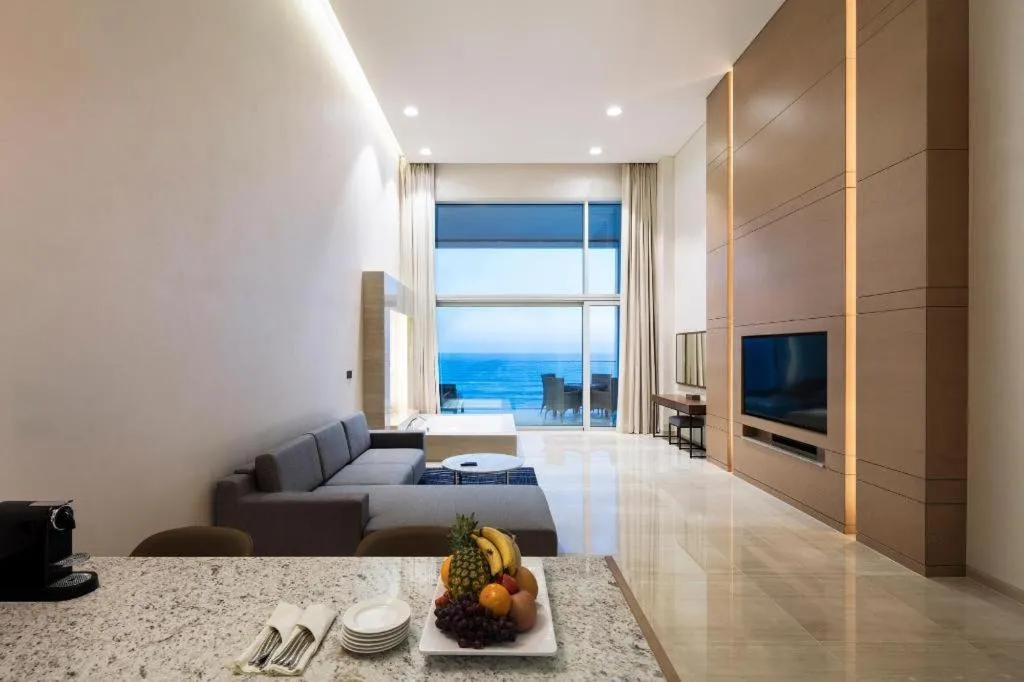 Sun Cruise Resort and Yacht