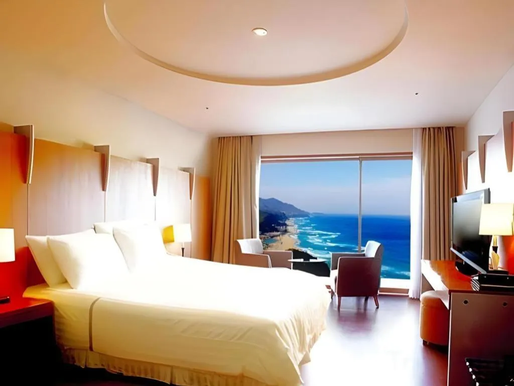 Bed in Sun Cruise Resort and Yacht