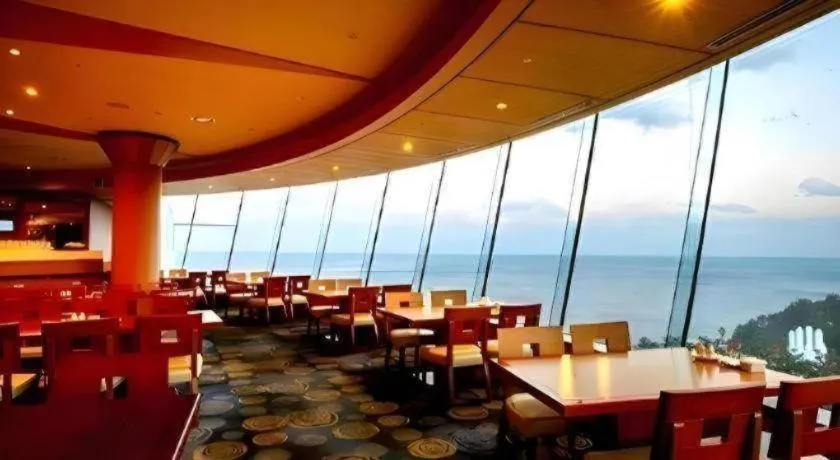 Sun Cruise Resort and Yacht