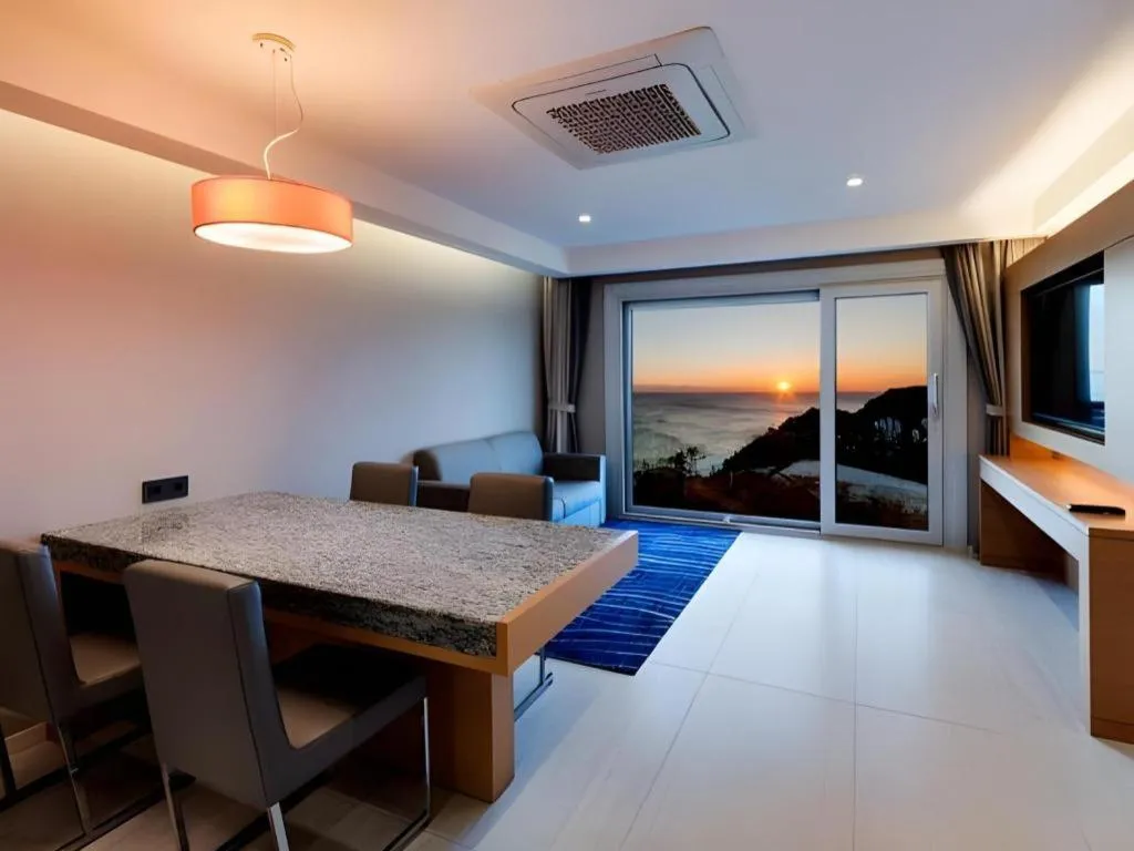 Sun Cruise Resort and Yacht