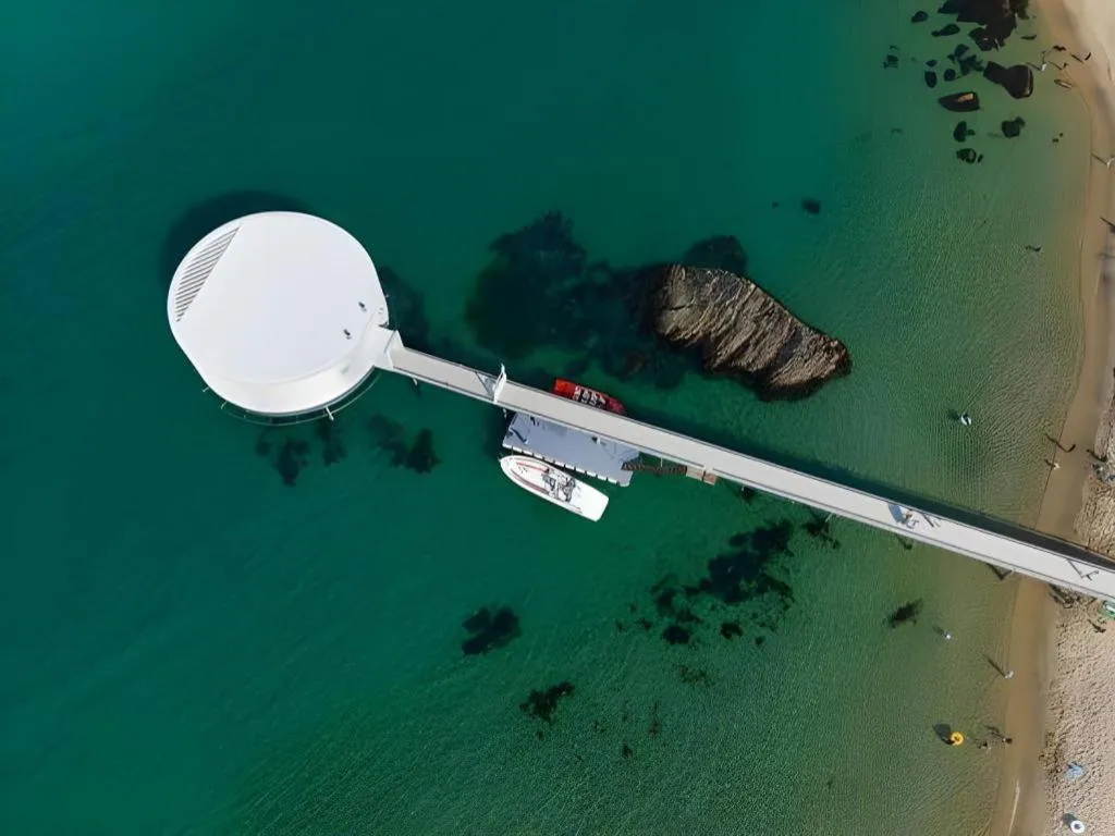 Sun Cruise Resort and Yacht