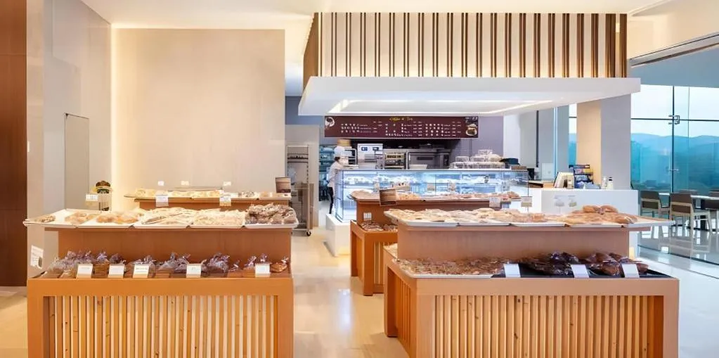 Sun Cruise Resort and Yacht