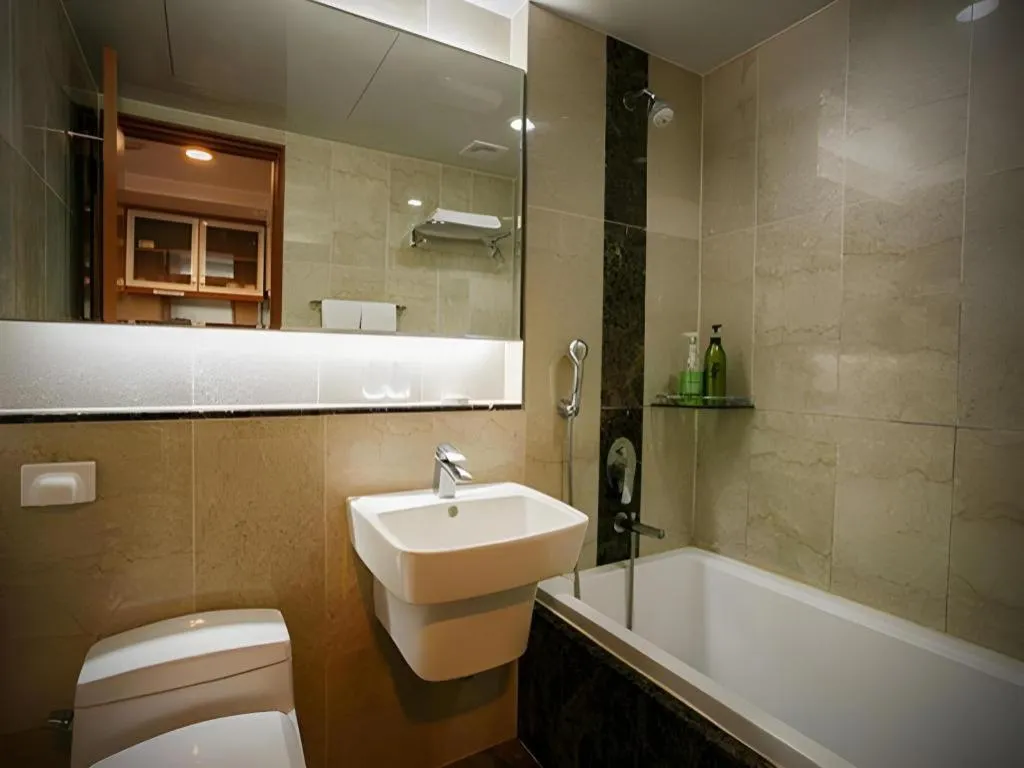 Sun Cruise Resort and Yacht