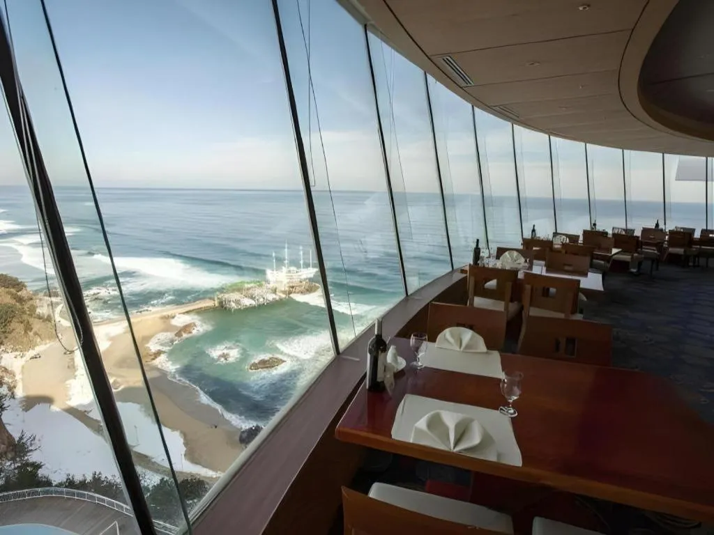 Sun Cruise Resort and Yacht