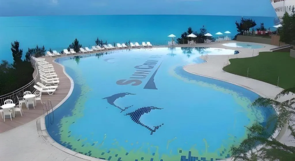 Sun Cruise Resort and Yacht