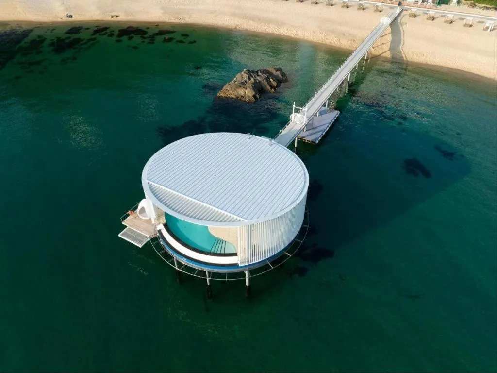 Sun Cruise Resort and Yacht