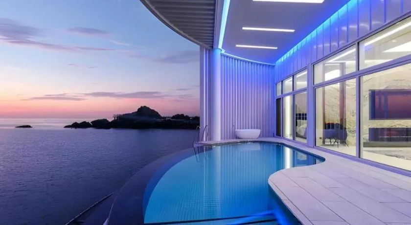 Sun Cruise Resort and Yacht